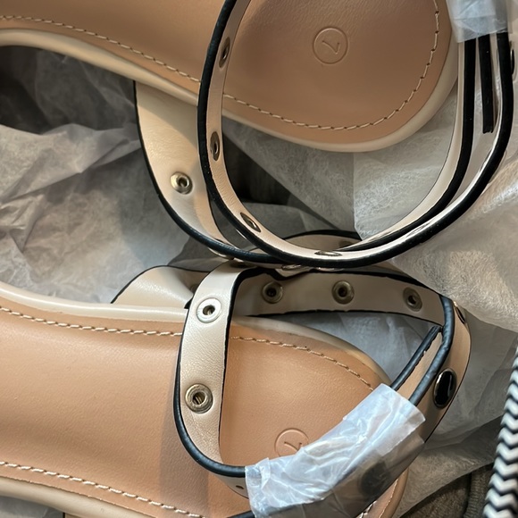 New Sandals - Picture 6 of 6